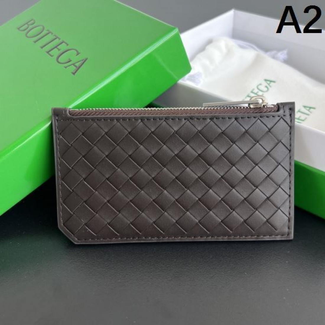 上質でミニマルな BOTTEGA VENETA ボッテガヴェネタ コピー カードケース