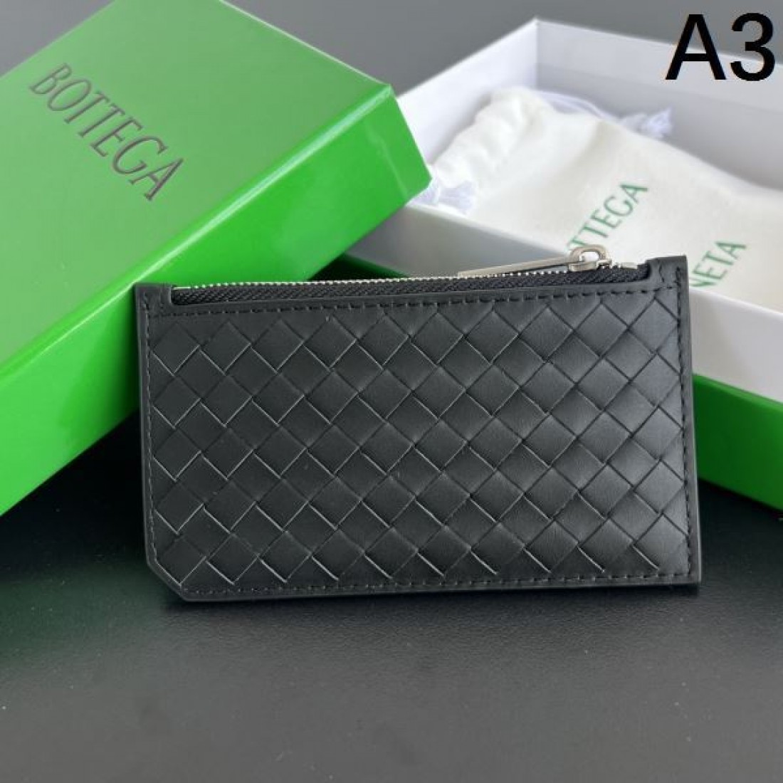 上質でミニマルな BOTTEGA VENETA ボッテガヴェネタ コピー カードケース