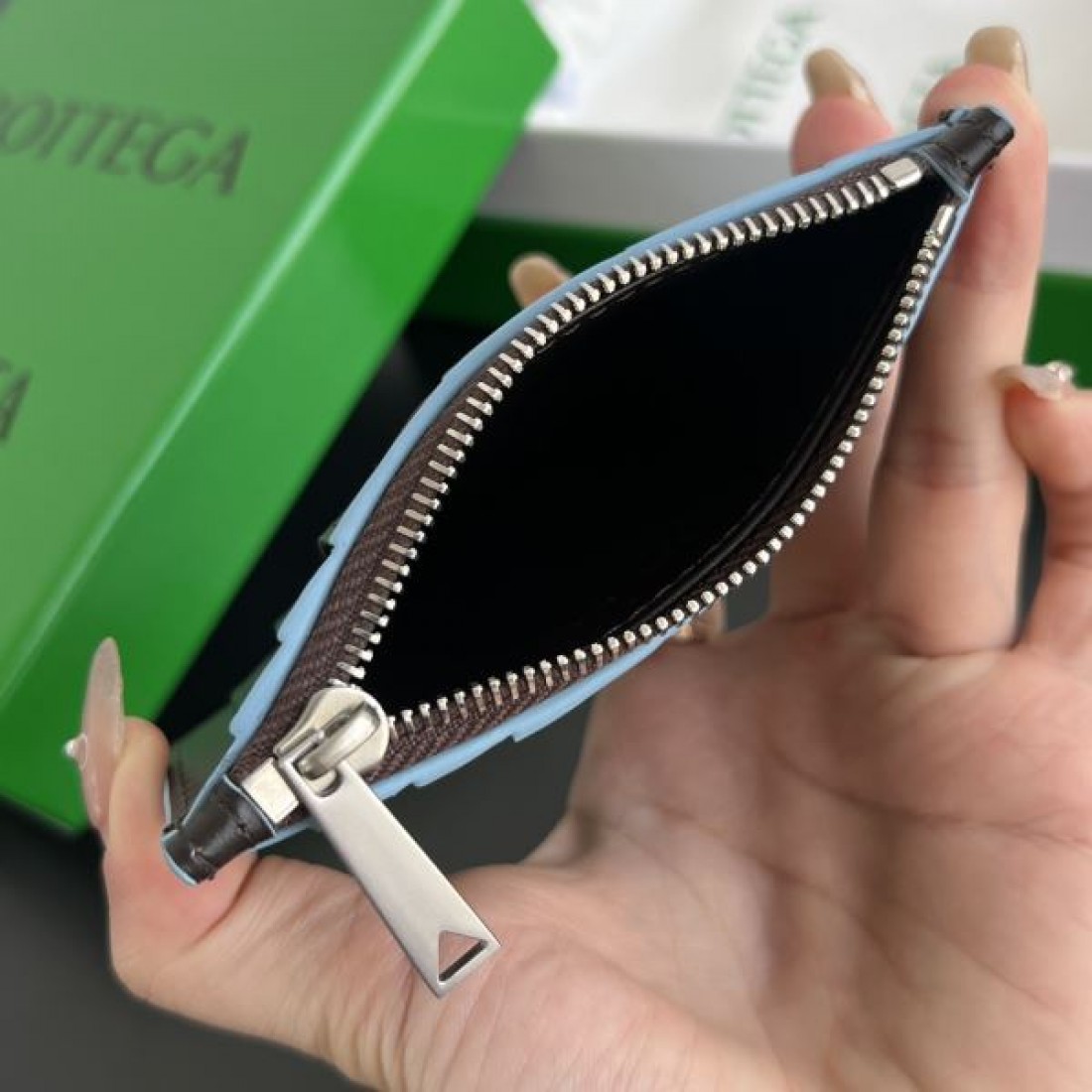 BOTTEGA VENETA ボッテガヴェネタ コピー カードケース シンプルで落ち着いた