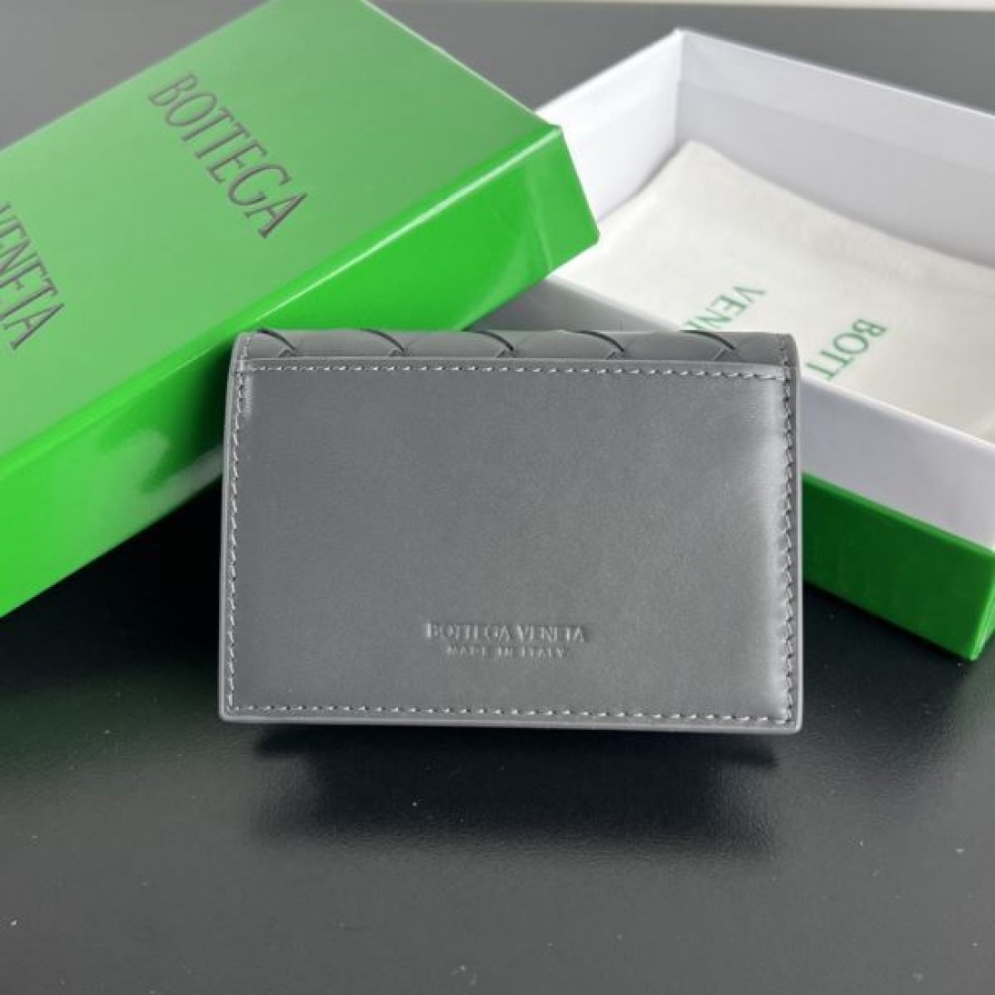 スタイリッシュで都会的な BOTTEGA VENETA ボッテガヴェネタ コピー カードケース