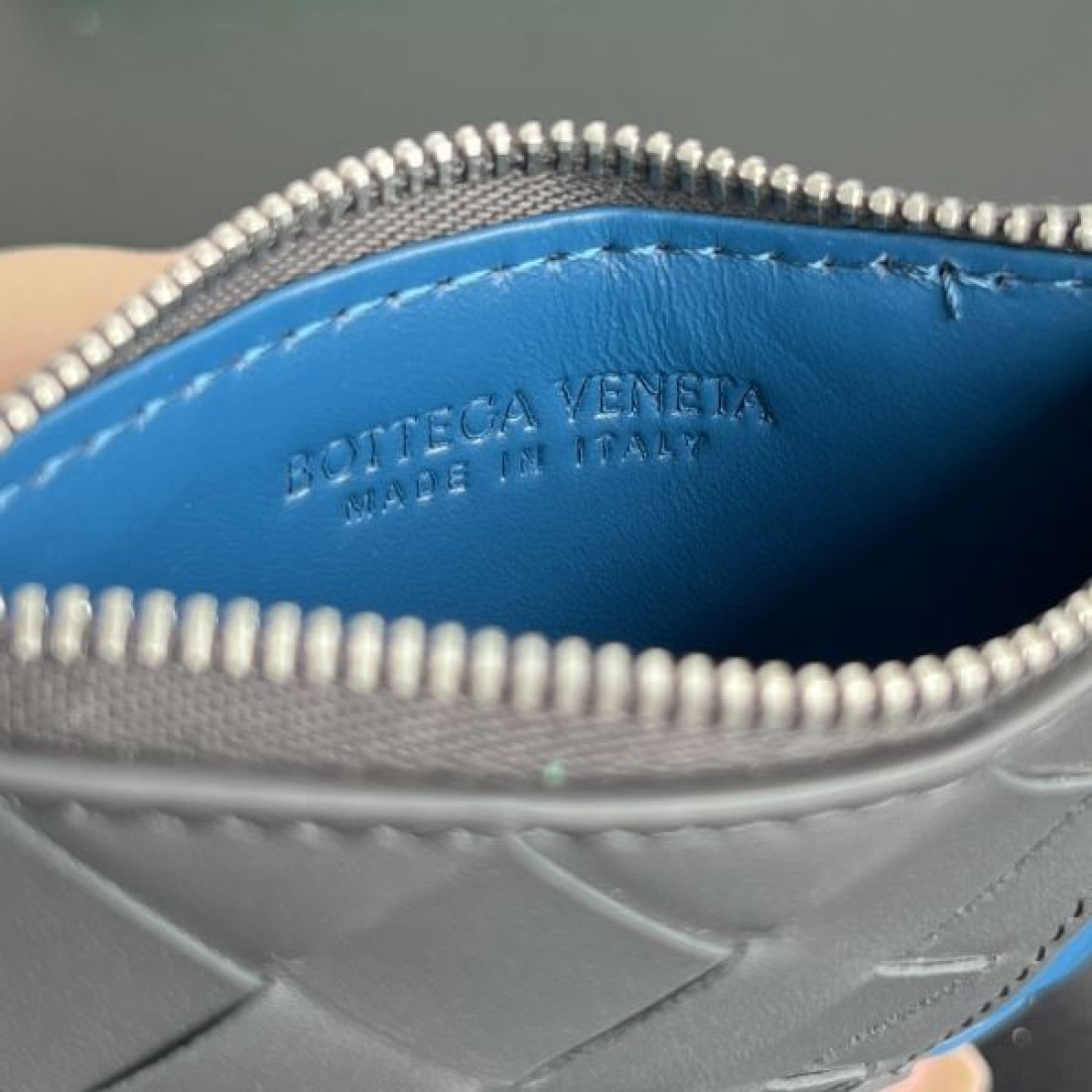 軽やかで洗練された BOTTEGA VENETA ボッテガヴェネタ コピー カードケース