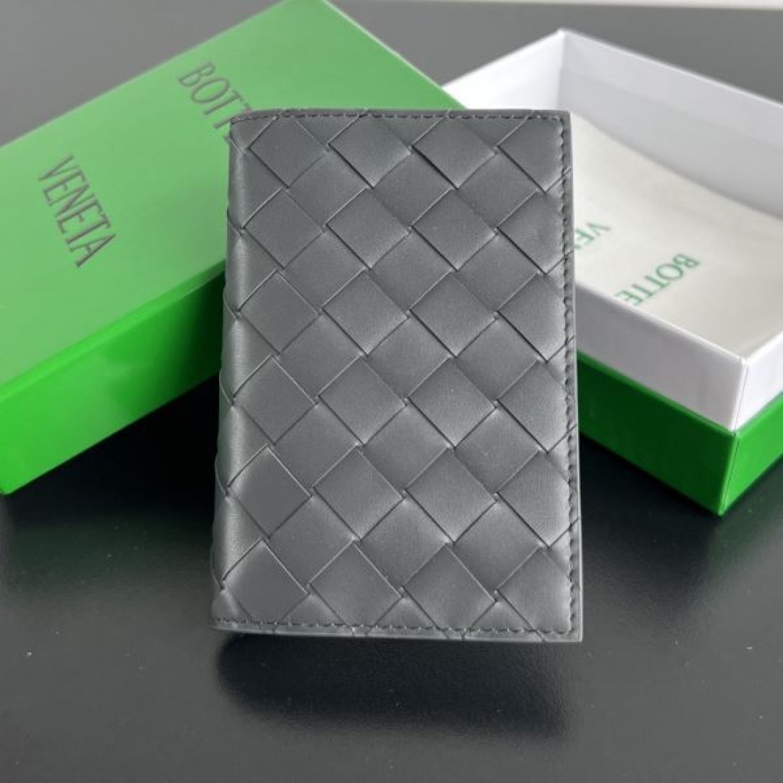 BOTTEGA VENETA ボッテガヴェネタ コピー カードケース コンパクトで機能的な