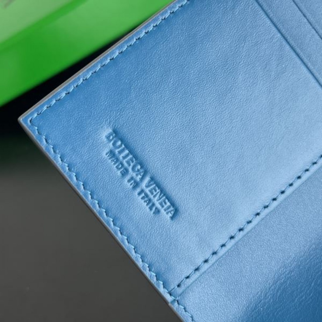 BOTTEGA VENETA ボッテガヴェネタ コピー カードケース コンパクトで機能的な 