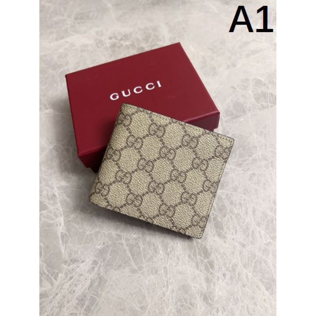 GUCCI スマートで高級感漂う グッチ コピー 二つ折り財布 話題の商品