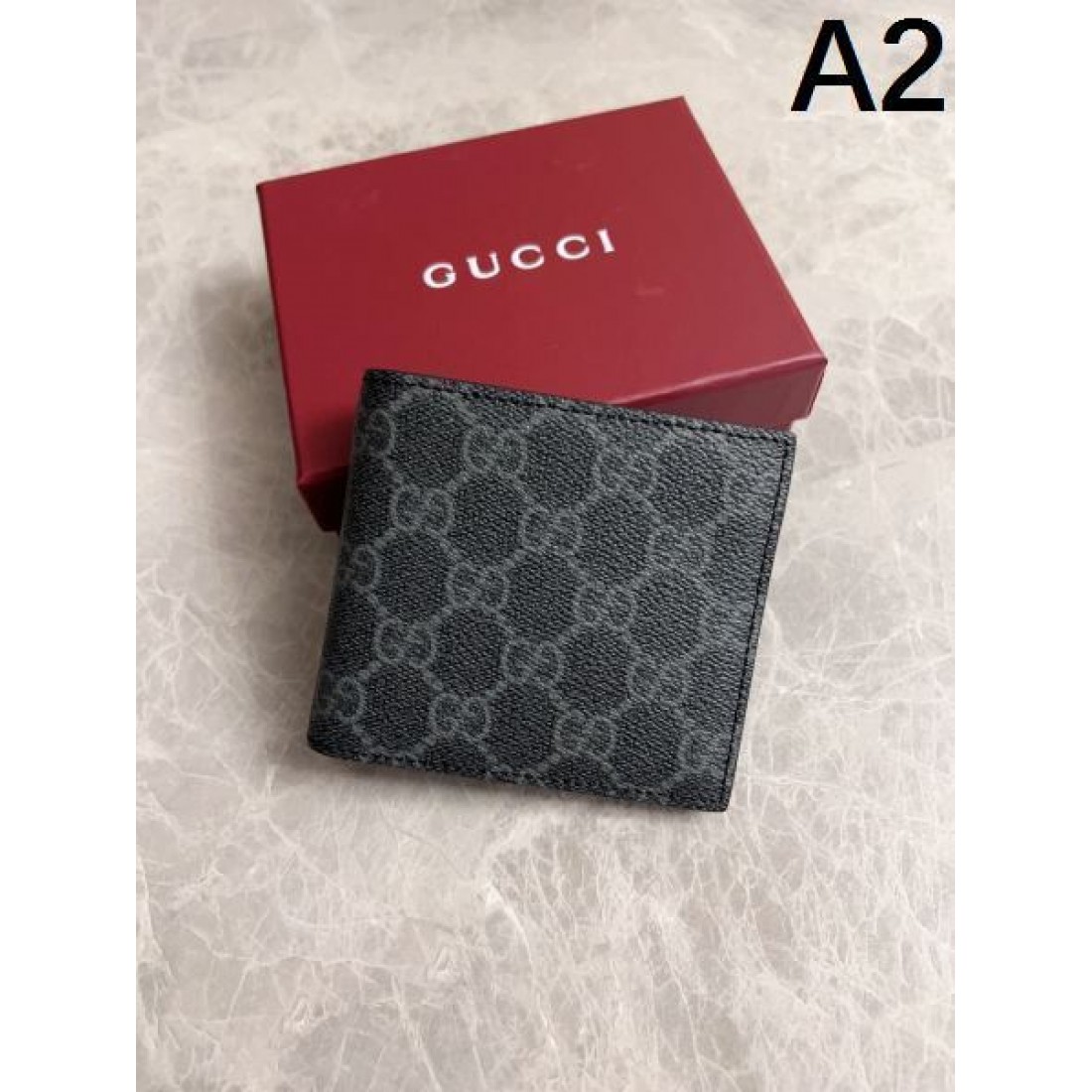 GUCCI スマートで高級感漂う グッチ コピー 二つ折り財布 話題の商品