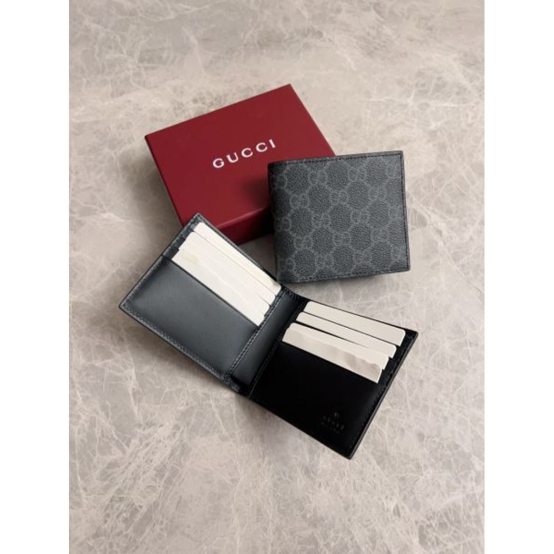 GUCCI スマートで高級感漂う グッチ コピー 二つ折り財布 話題の商品