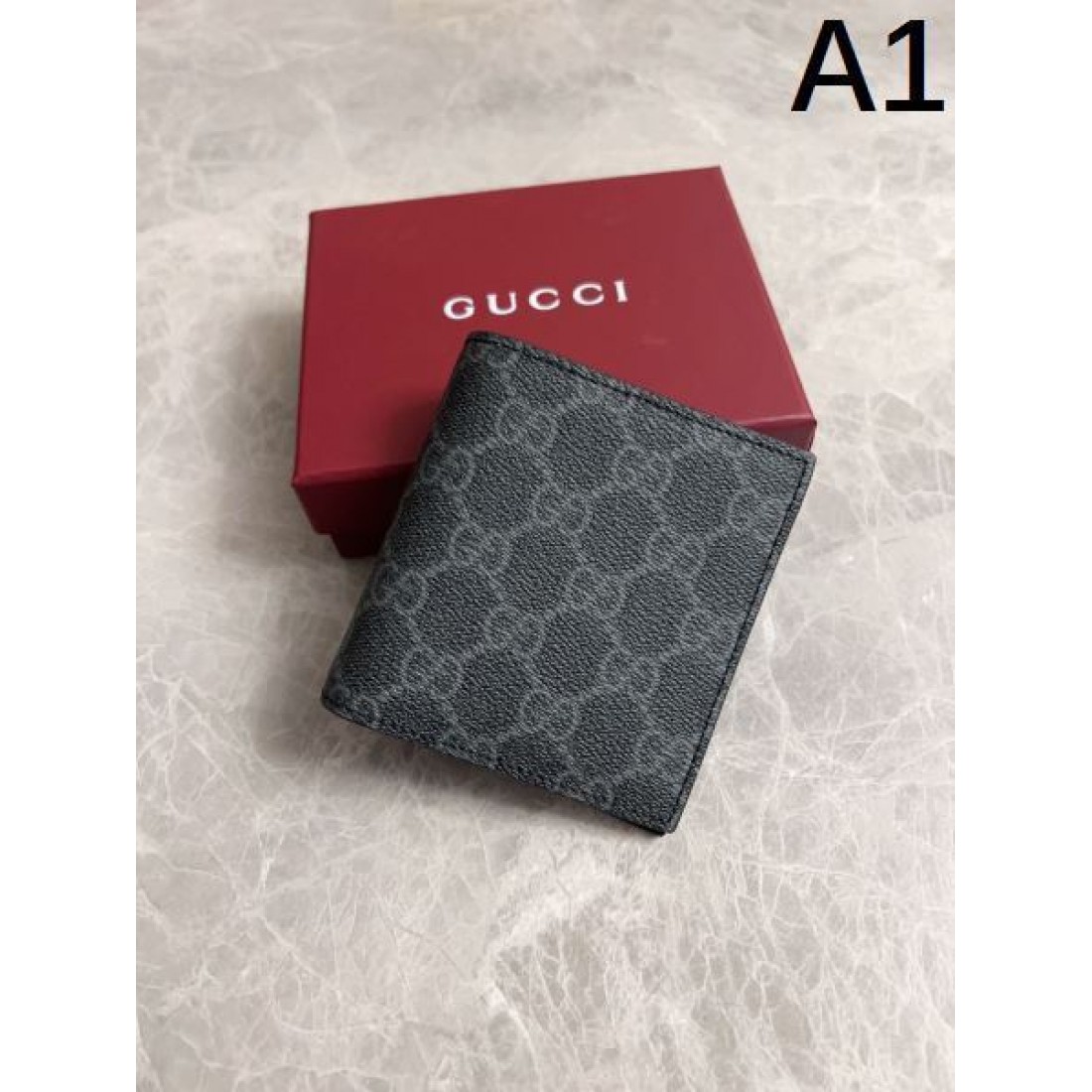 洗練と実用性を兼ね備えた グッチ コピー 二つ折り財布 GUCCI