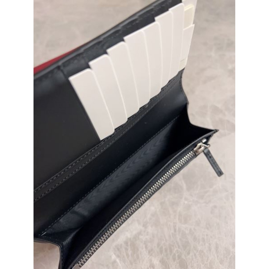 ギフトにも最適 GUCCI グッチ コピー 長財布 ファッション好き必見