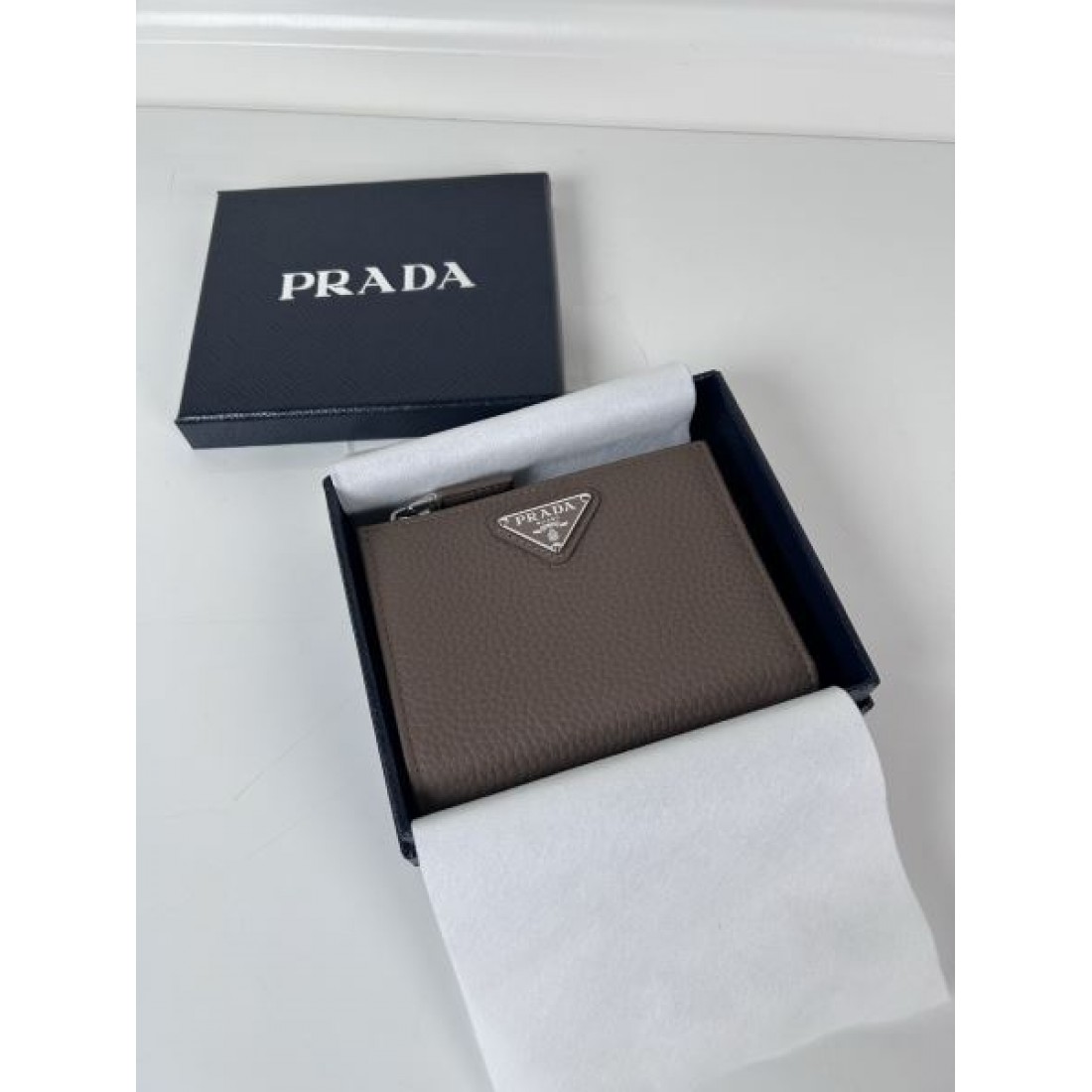 スマートで 快適な使用感 プラダ コピー 二つ折り財布 PRADA