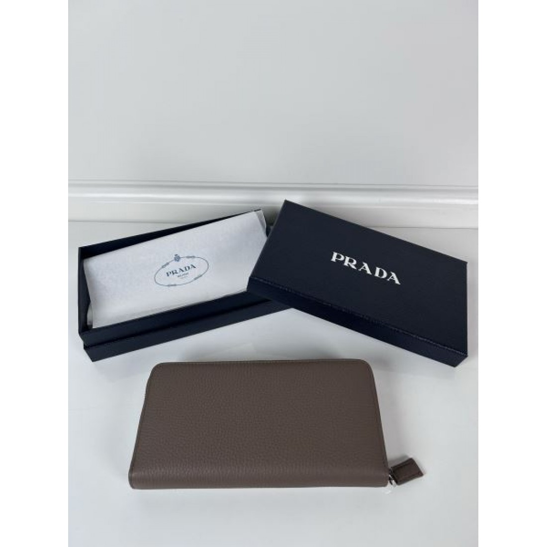 旬コーデに最適 PRADA プラダ コピー 長財布 オールシーズン活躍
