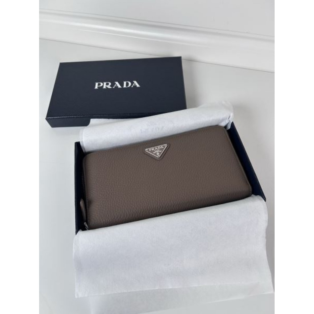 旬コーデに最適 PRADA プラダ コピー 長財布 オールシーズン活躍