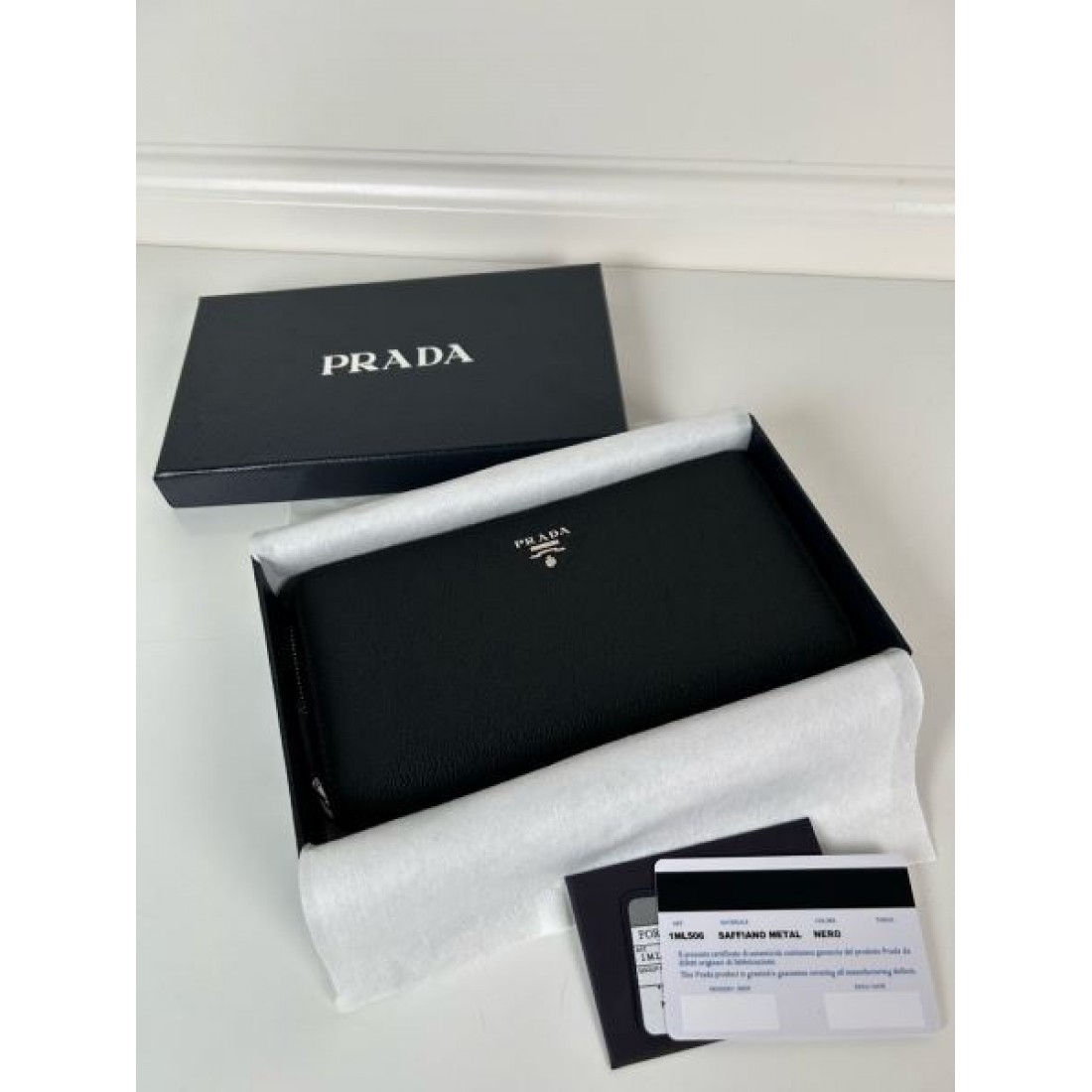 今季イチオシ PRADA プラダ コピー 長財布 季節感たっぷり