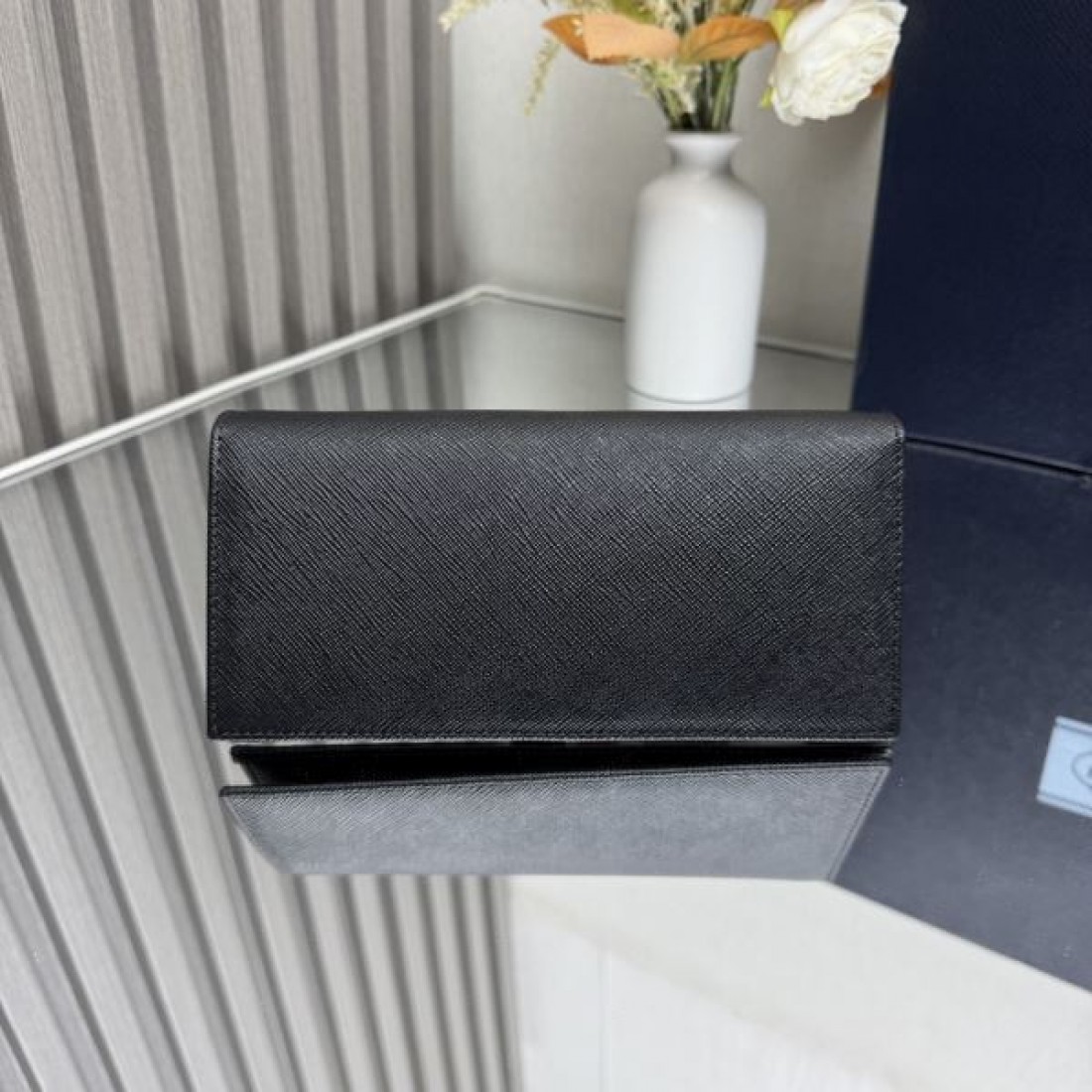 見逃し厳禁 PRADA プラダ コピー 長財布 エレガントな雰囲気