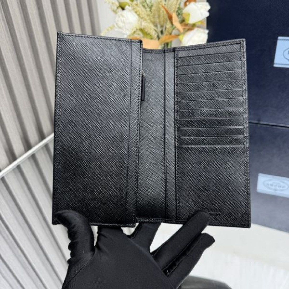見逃し厳禁 PRADA プラダ コピー 長財布 エレガントな雰囲気