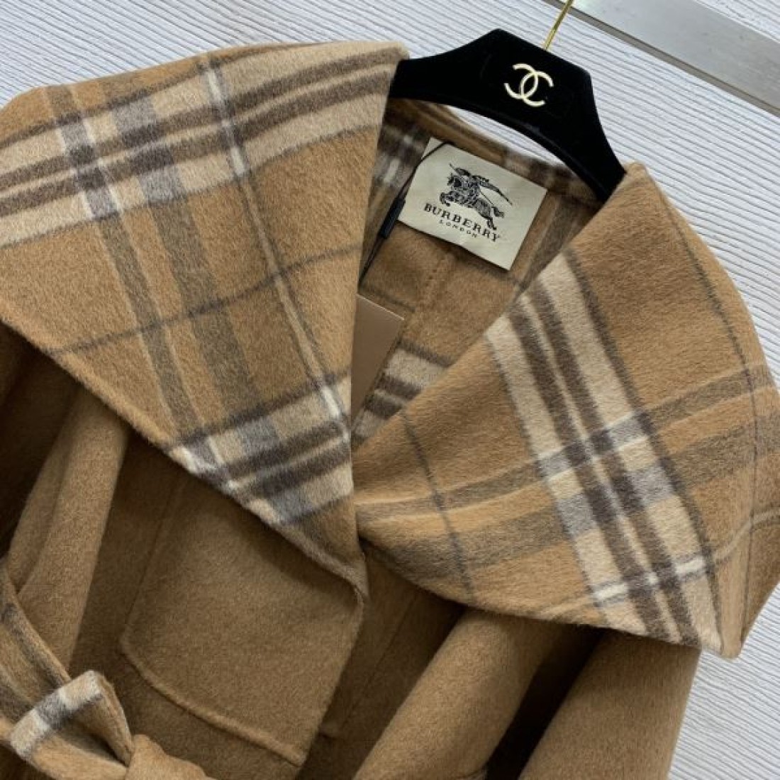  シックで上質な BURBERRY バーバリー スーパー コピー コート 気品漂うデザイン
