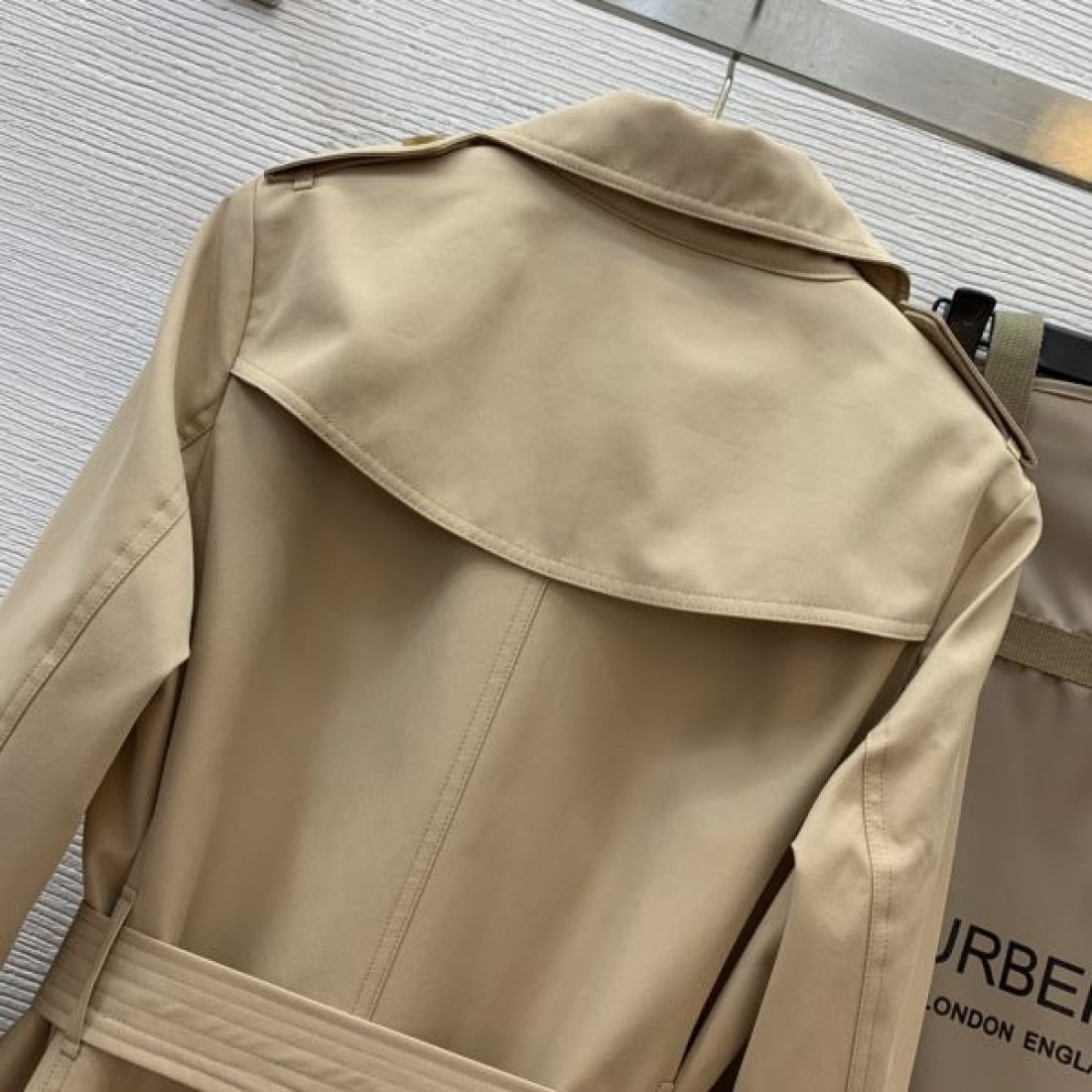 存在感抜群の 洗練された バーバリー スーパー コピー トレンチコート BURBERRY