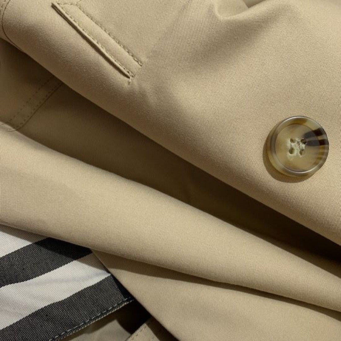 存在感抜群の 洗練された バーバリー スーパー コピー トレンチコート BURBERRY