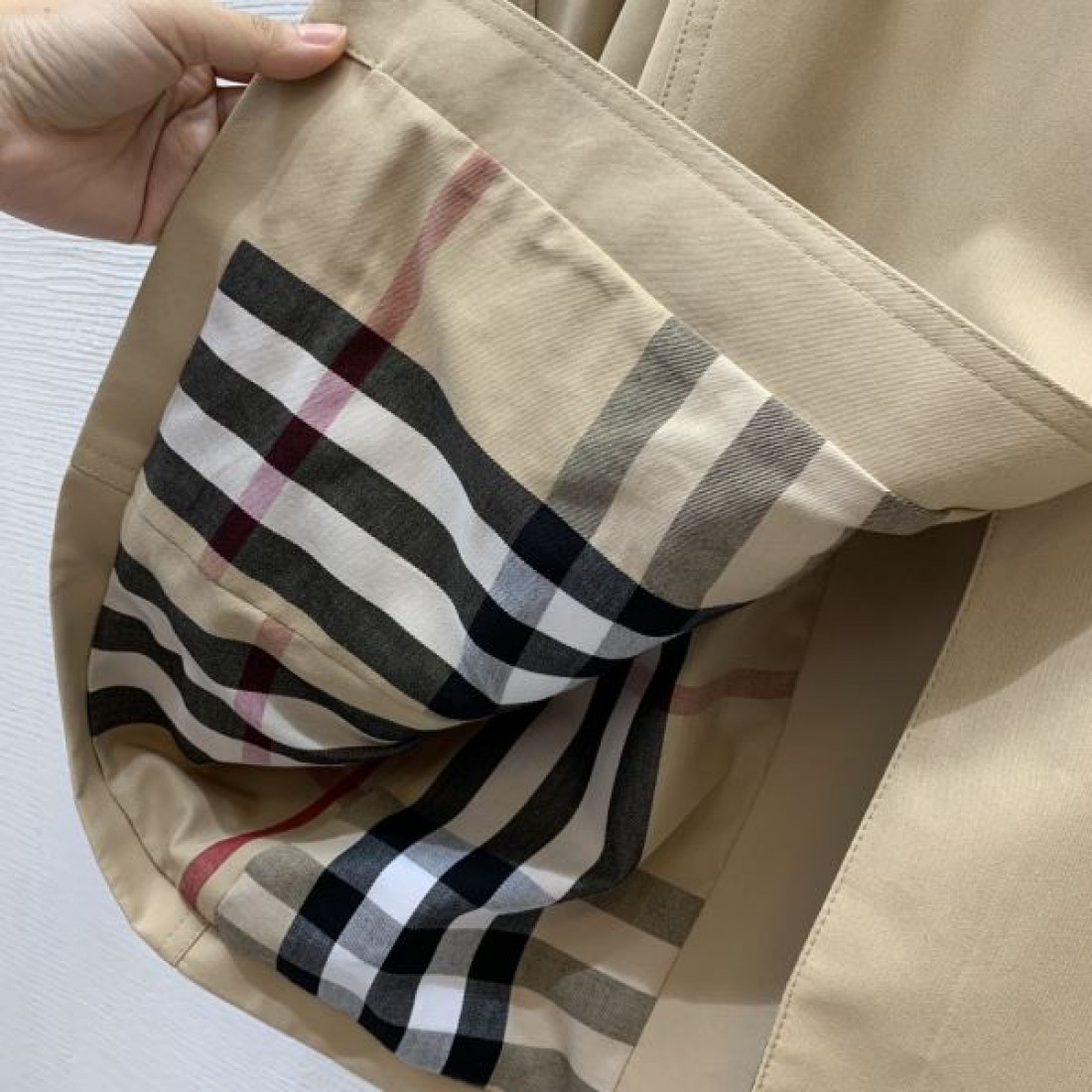 存在感抜群の 洗練された バーバリー スーパー コピー トレンチコート BURBERRY