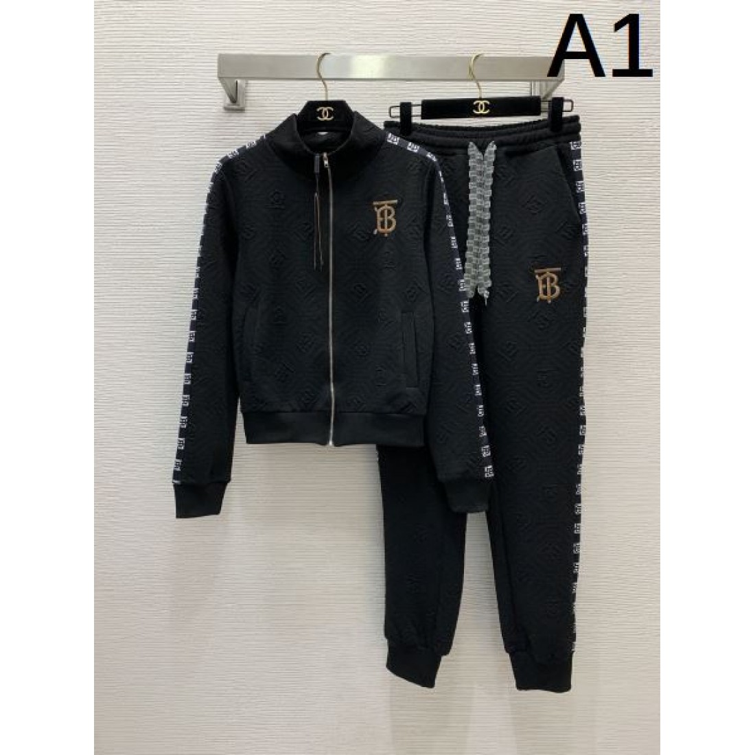 都会的でクールな BURBERRY コピー 上下セット バーバリー モダンスタイル