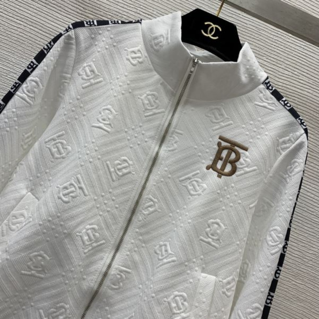 都会的でクールな BURBERRY コピー 上下セット バーバリー モダンスタイル