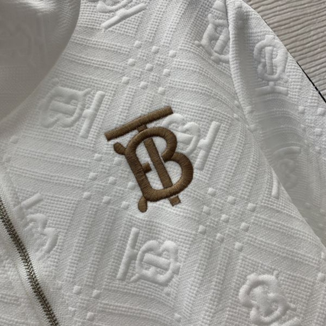 都会的でクールな BURBERRY コピー 上下セット バーバリー モダンスタイル