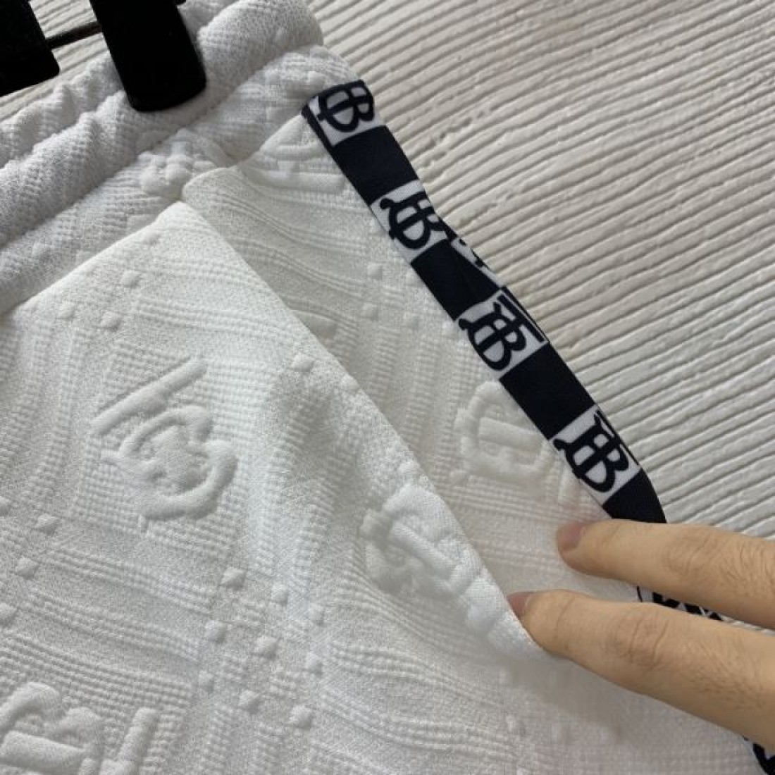 都会的でクールな BURBERRY コピー 上下セット バーバリー モダンスタイル