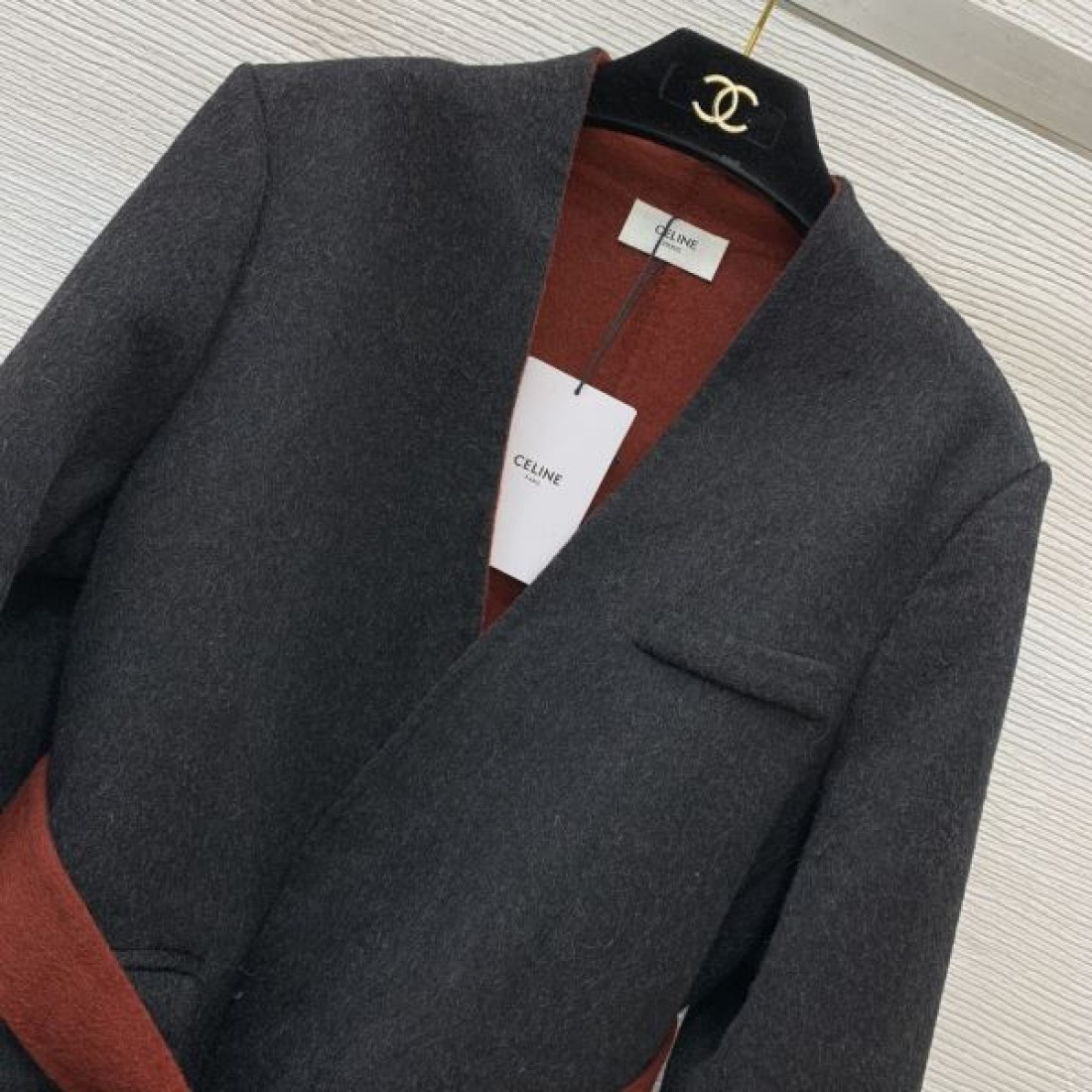 CELINE セリーヌ スーパー コピー コート 優雅で落ち着いた佇まい
