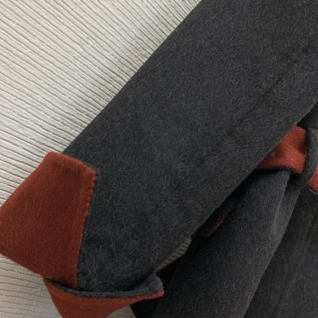 CELINE セリーヌ スーパー コピー コート 優雅で落ち着いた佇まい