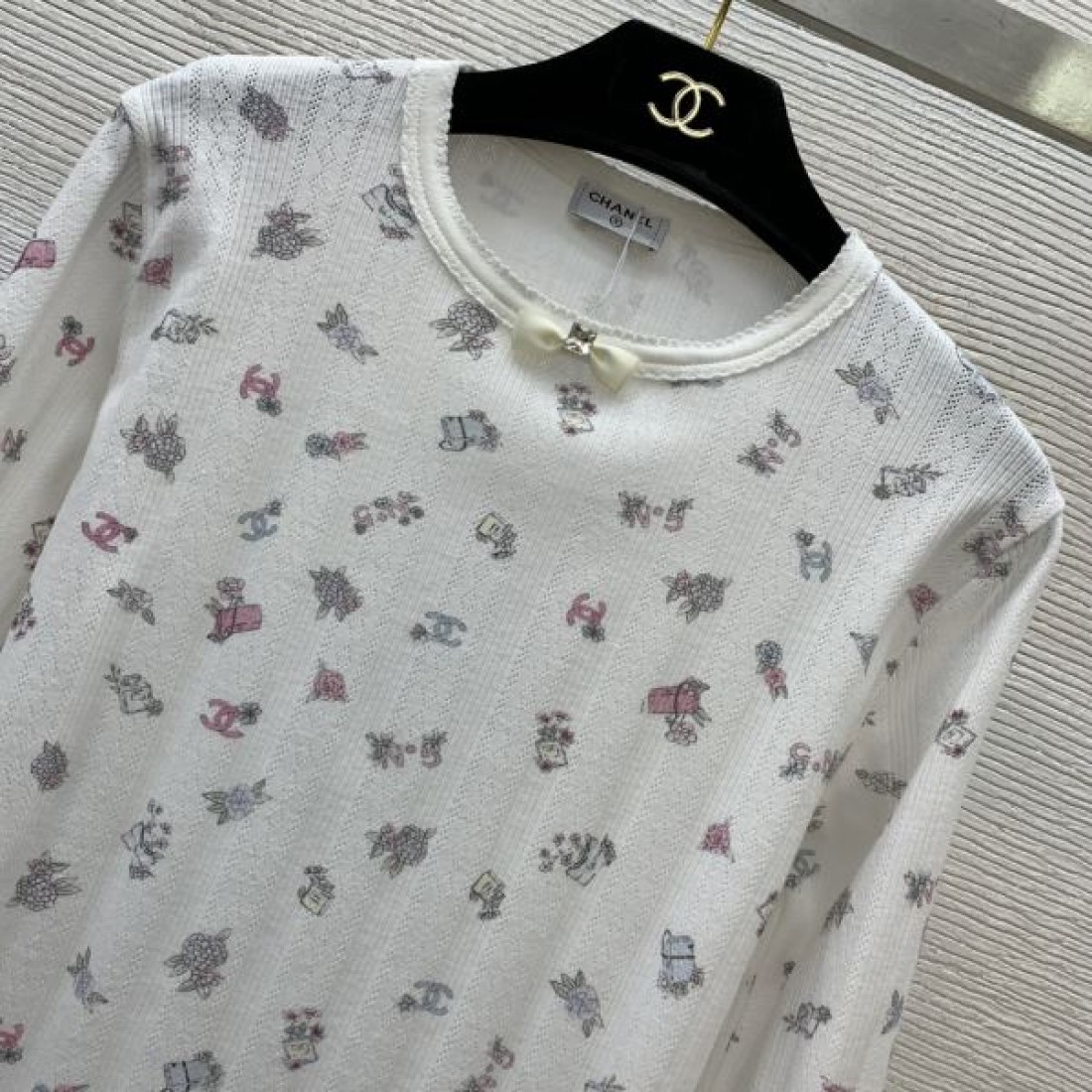 スタイリッシュに決まる CHANEL シャネル コピー 長袖ニット今だけ特別価格