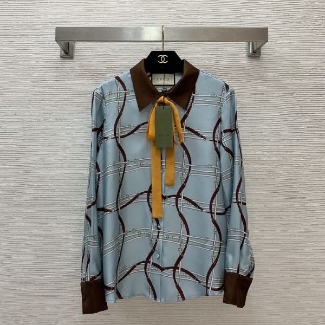 GUCCI グッチ スーパーコピー 長袖シャツ クラシックで落ち着いた印象を演出