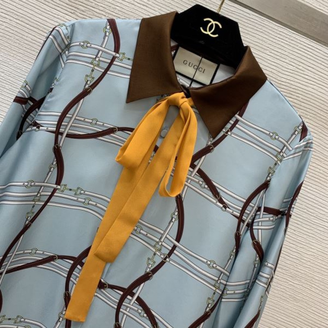 GUCCI グッチ スーパーコピー 長袖シャツ クラシックで落ち着いた印象を演出
