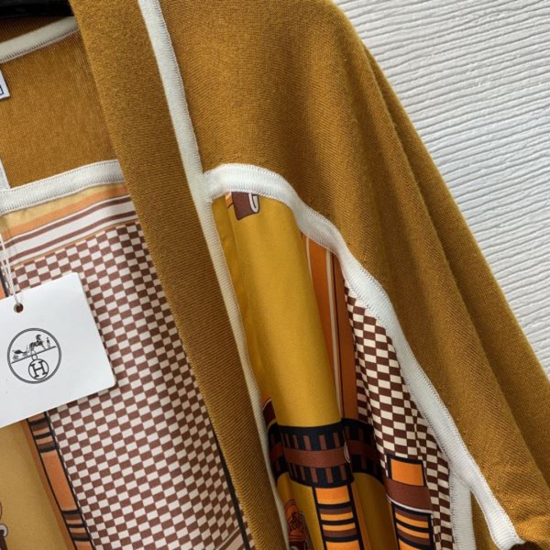 DIOR スーパーコピー ニットカーディガン ディオール フェミニンで軽やかな