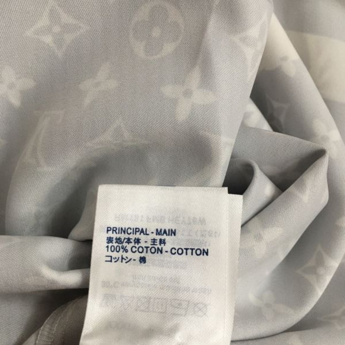 エフォートレスで柔らかな印象の ルイヴィトン スーパーコピー 上下セット
