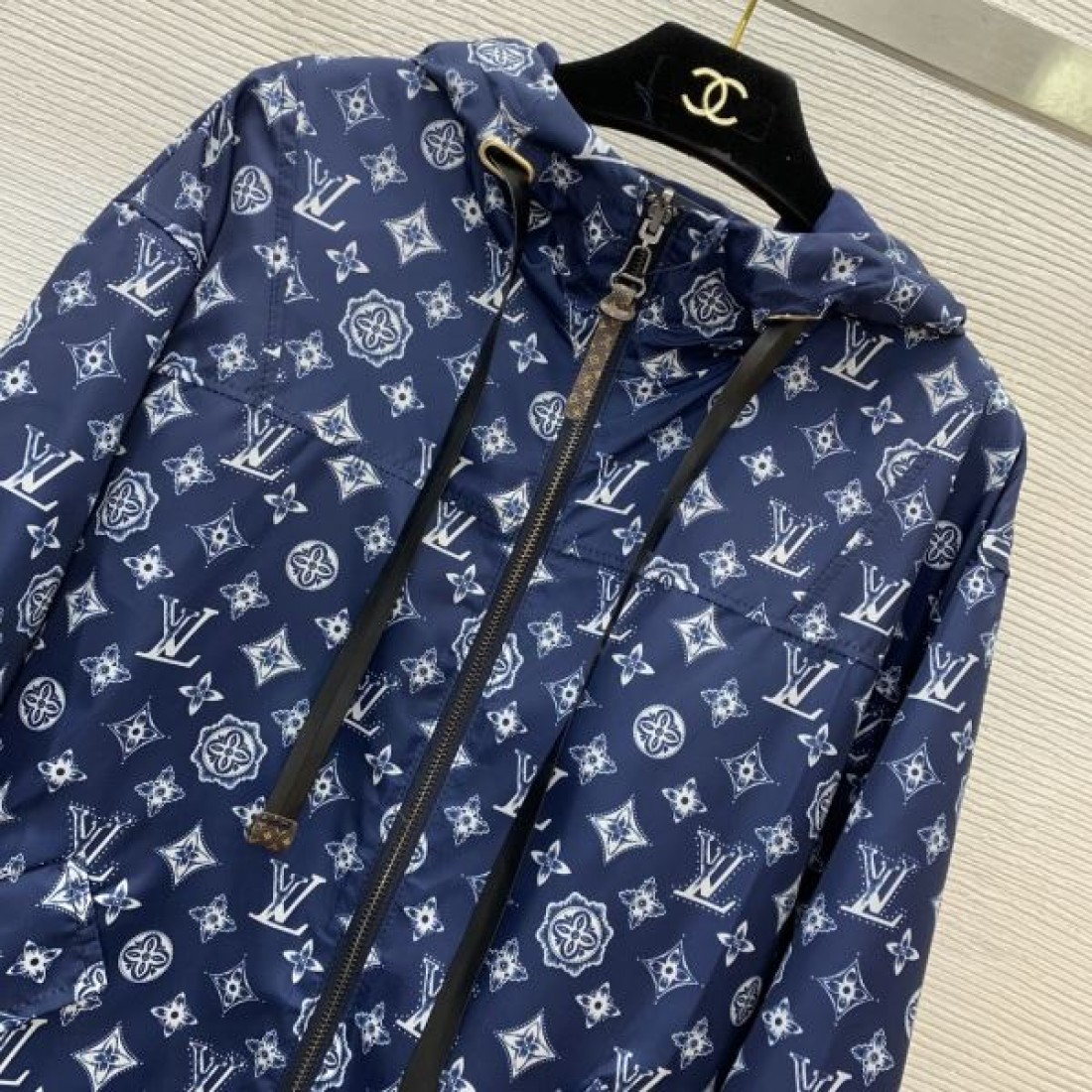 LOUIS VUITTON ルイヴィトン スーパーコピー 上下セット 機能的で洗練されたデザイン