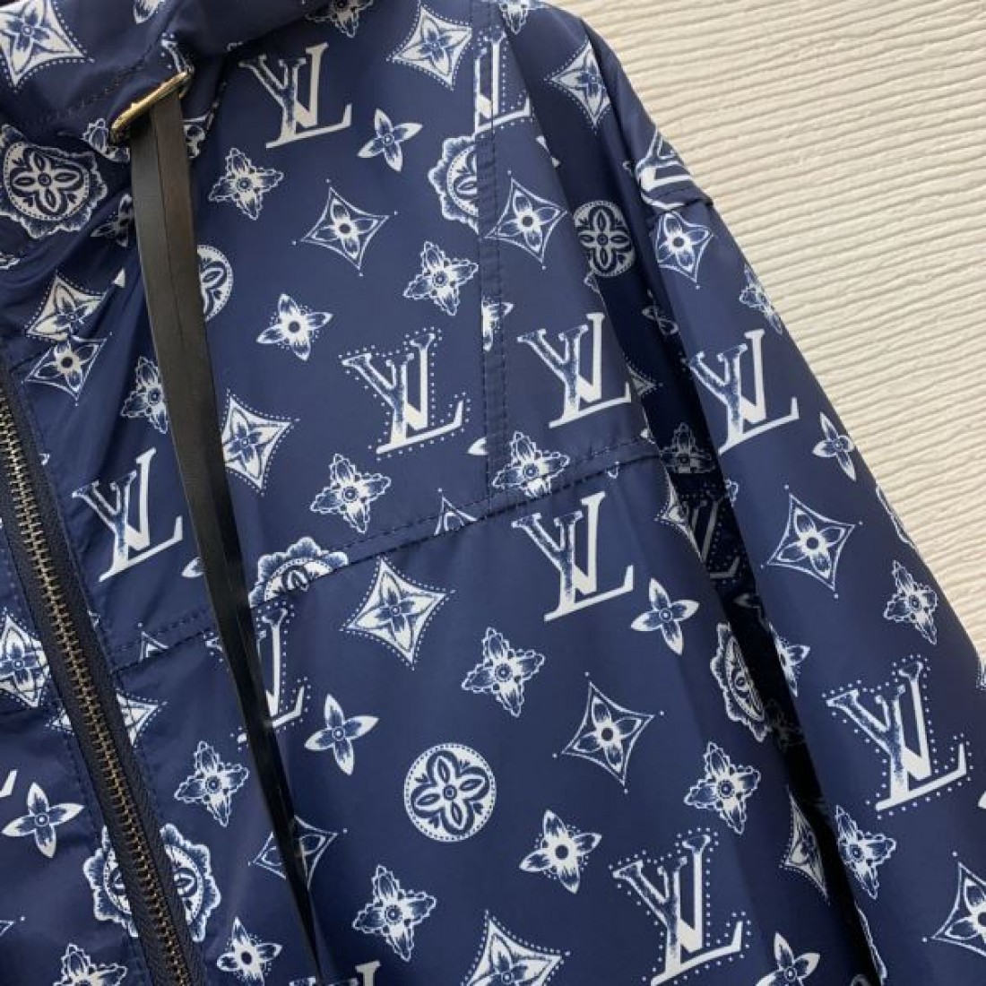 LOUIS VUITTON ルイヴィトン スーパーコピー 上下セット 機能的で洗練されたデザイン