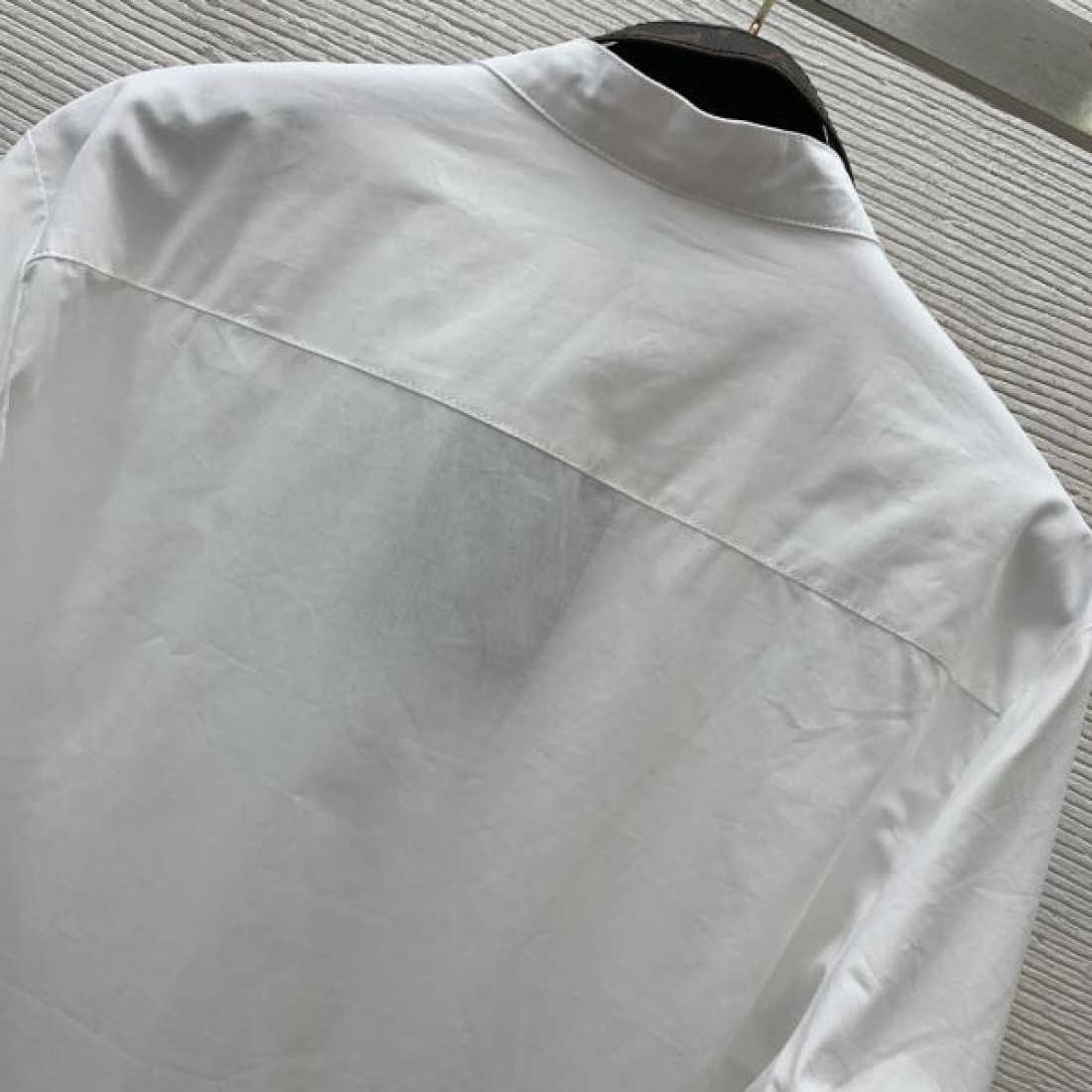 LOUIS VUITTON ルイヴィトン コピー 長袖シャツ 控えめでエレガントな一着