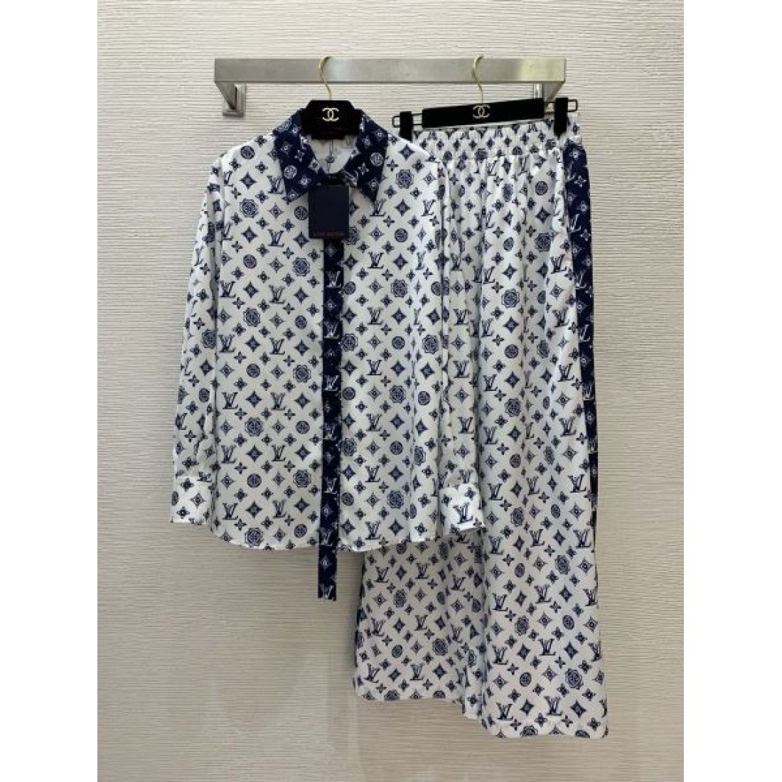 洗練とモードを兼ね備えた LOUIS VUITTON ルイヴィトン コピー 上下セット