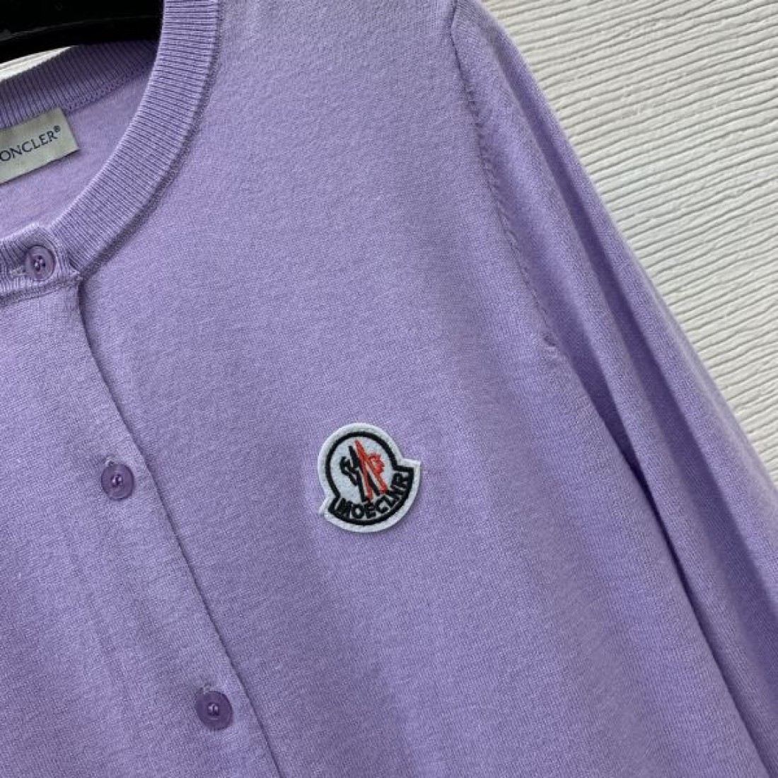 暖かく上品な雰囲気漂う MONCLER モンクレール スーパーコピー 長袖ニット