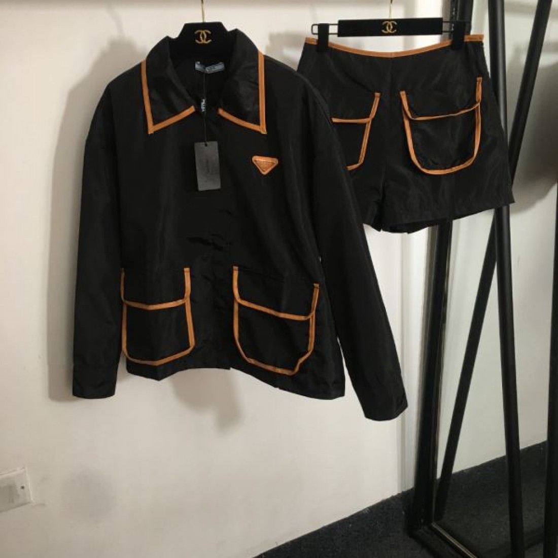 プラダらしい洗練と快適さ PRADA プラダ コピー 上下セット