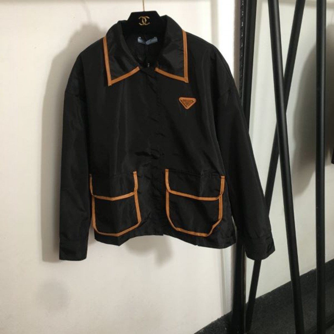 プラダらしい洗練と快適さ PRADA プラダ コピー 上下セット