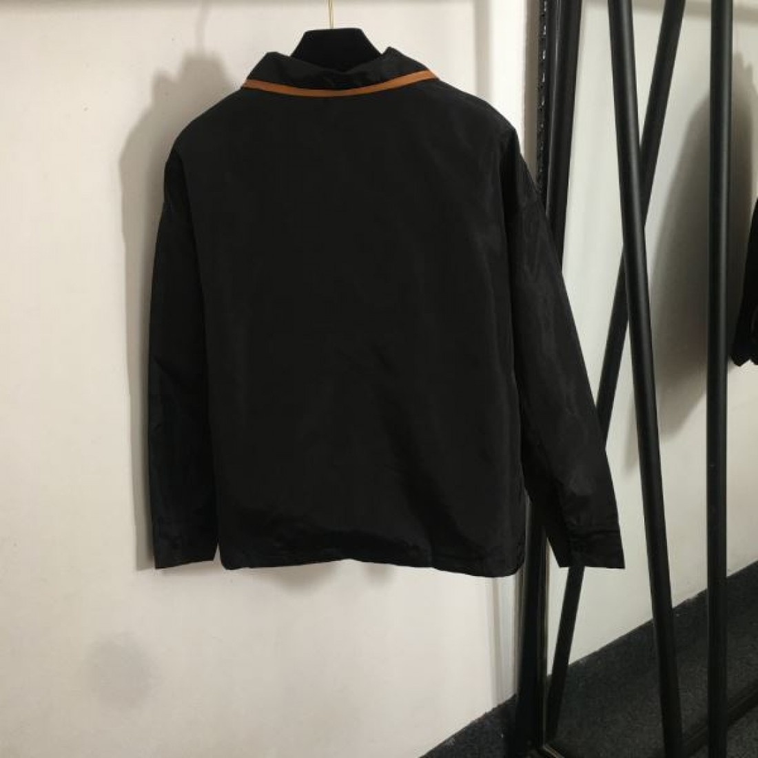 プラダらしい洗練と快適さ PRADA プラダ コピー 上下セット