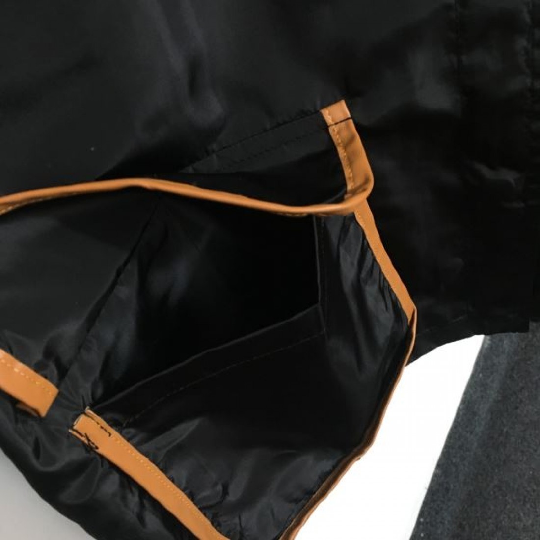 プラダらしい洗練と快適さ PRADA プラダ コピー 上下セット