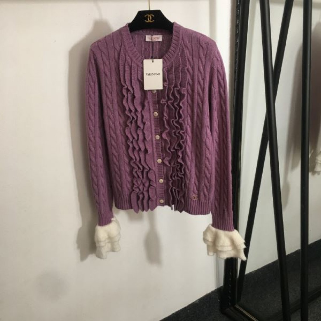 柔らかく高級感あふれる VALENTINO ヴァレンティノ コピー ニットカーディガン