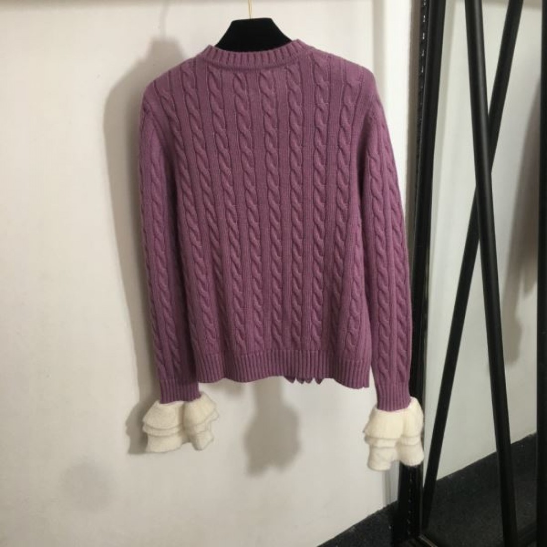  柔らかく高級感あふれる VALENTINO ヴァレンティノ コピー ニットカーディガン