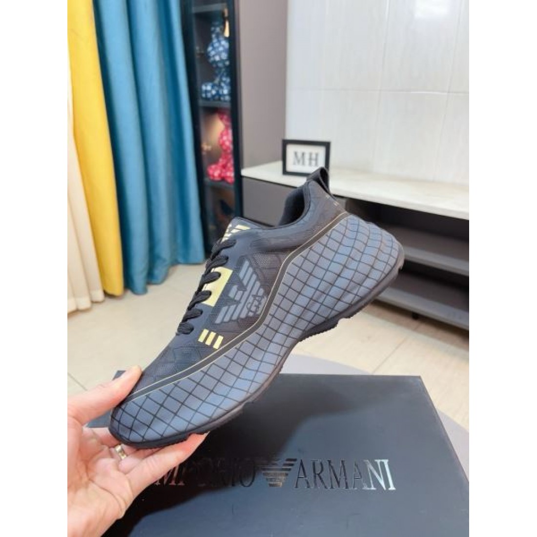 ARMANI アルマーニ コピー カジュアルシューズ トレンド感ある華やかな一足