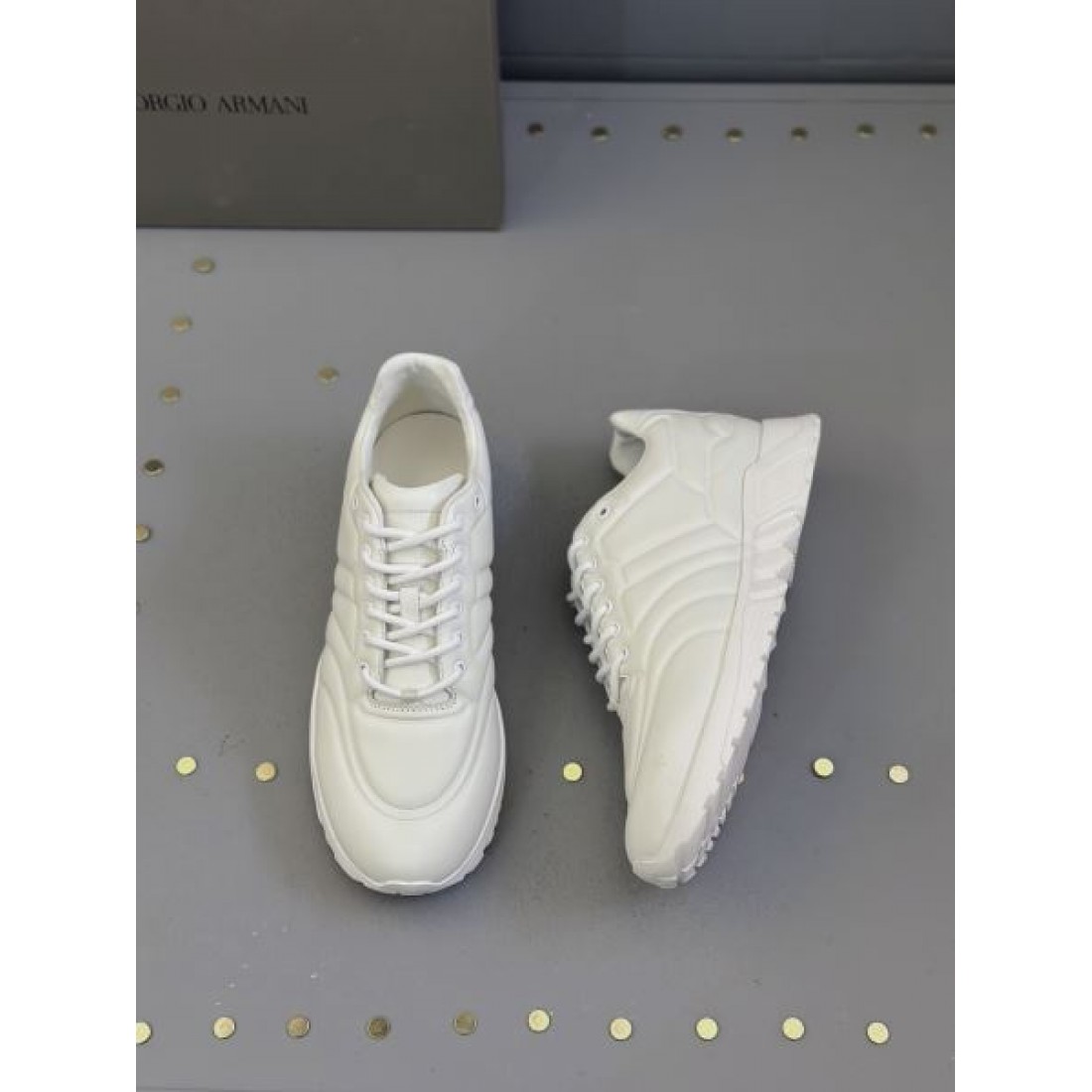 自分へのご褒美に ARMANI アルマーニ コピー スニーカー ギフトにも最適