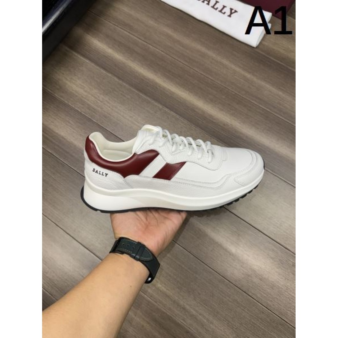 上品な存在感を放つ BALLY バリー コピー スニーカー 快適な履き心地も魅力