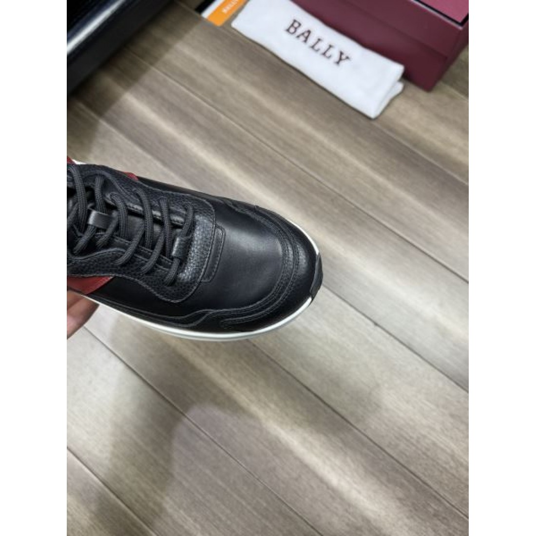  上品な存在感を放つ BALLY バリー コピー スニーカー 快適な履き心地も魅力