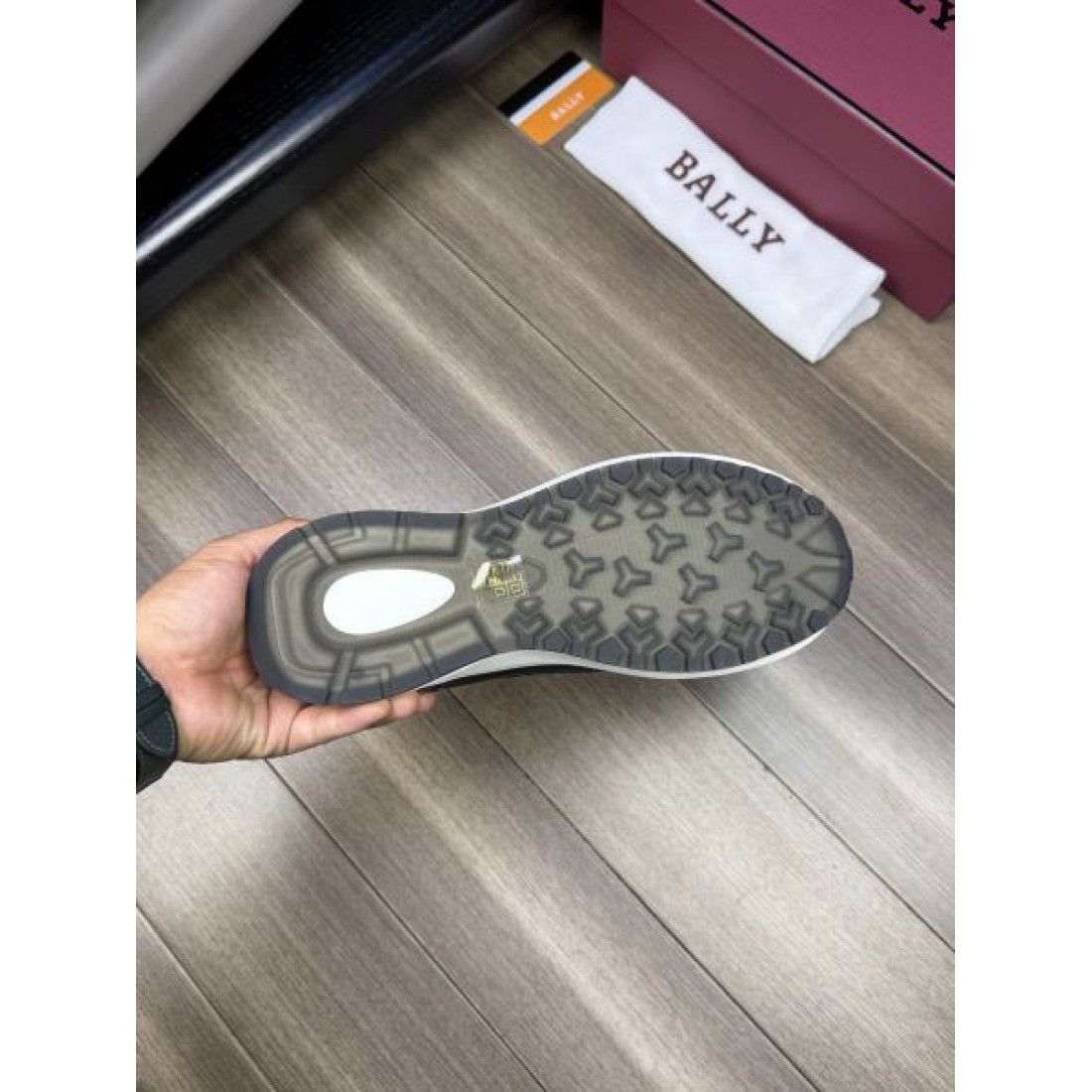  上品な存在感を放つ BALLY バリー コピー スニーカー 快適な履き心地も魅力
