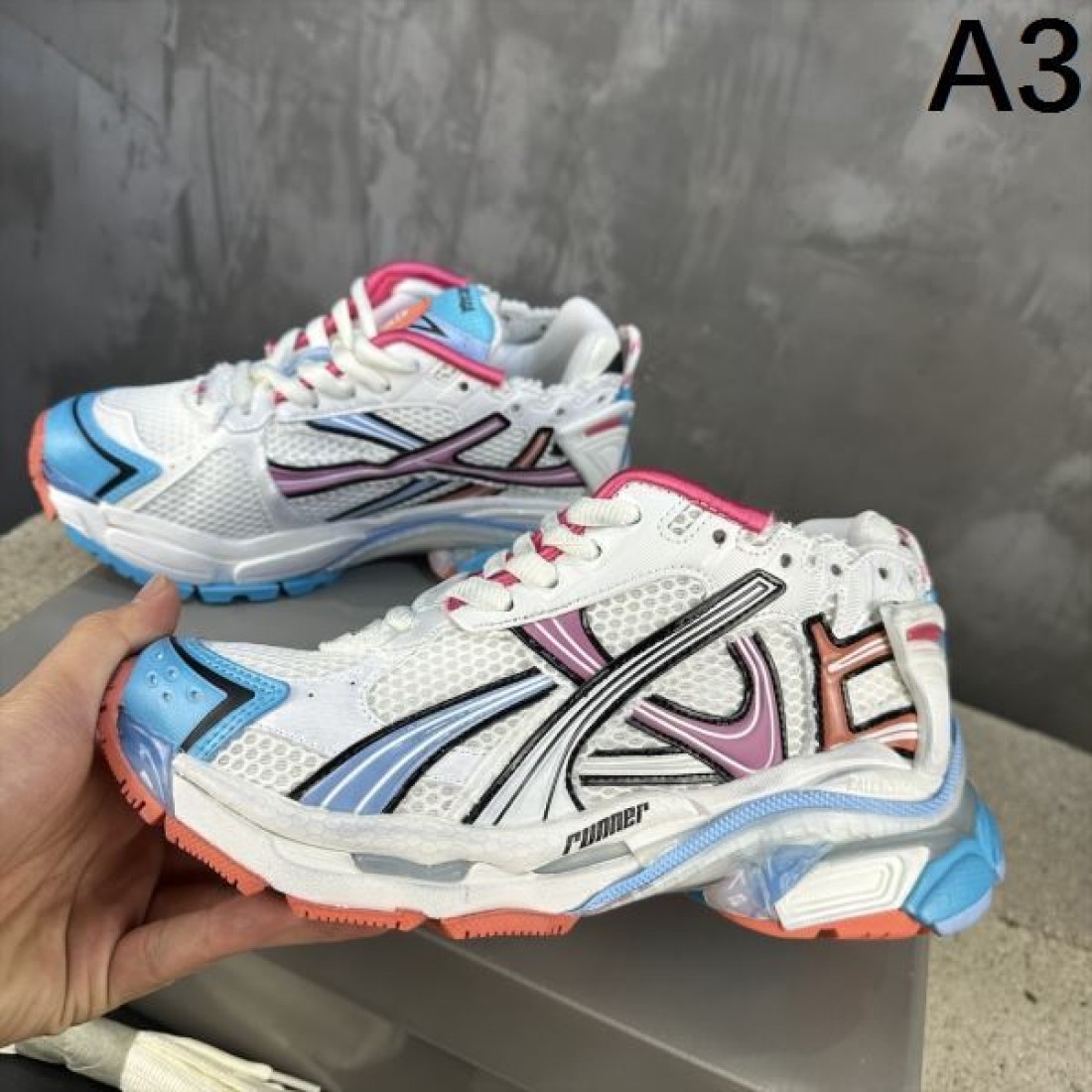 見逃し厳禁 BALENCIAGA バレンシアガ コピー スニーカー 迷わずゲット